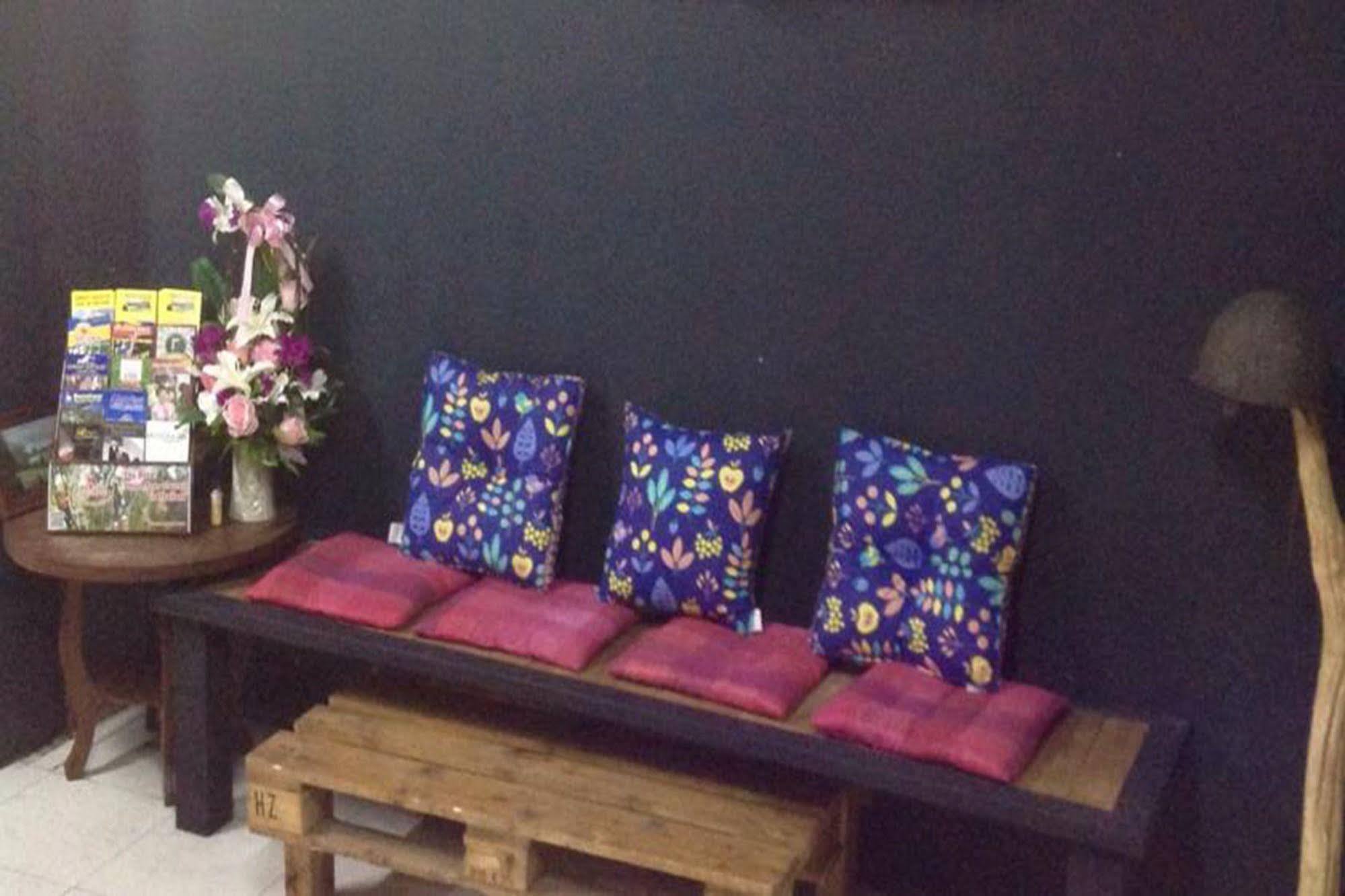 Cham Cha Hostel Chiang Mai Eksteriør bilde